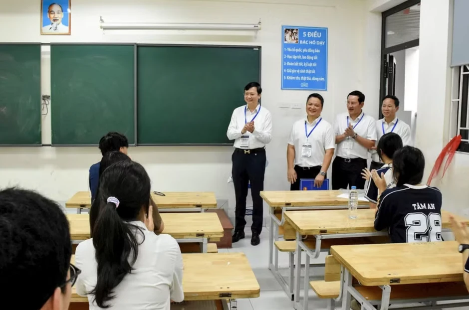 Thi lớp 10 Hà Nội: Đề thi bám sát thực tiễn, trường thi nghiêm túc Thi lớp 10 Hà Nội: Đề thi bám sát thực tiễn, trường thi nghiêm túc