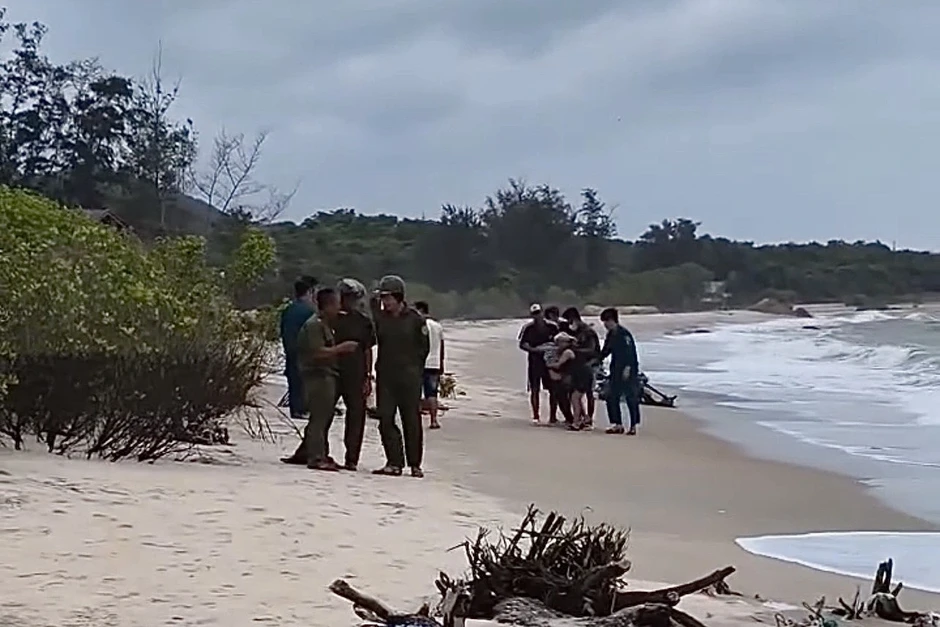 Thi thể bé trai mất tích khi tắm biển ở TPHCM trôi dạt gần 40km Thi thể bé trai mất tích khi tắm biển ở TPHCM trôi dạt gần 40km