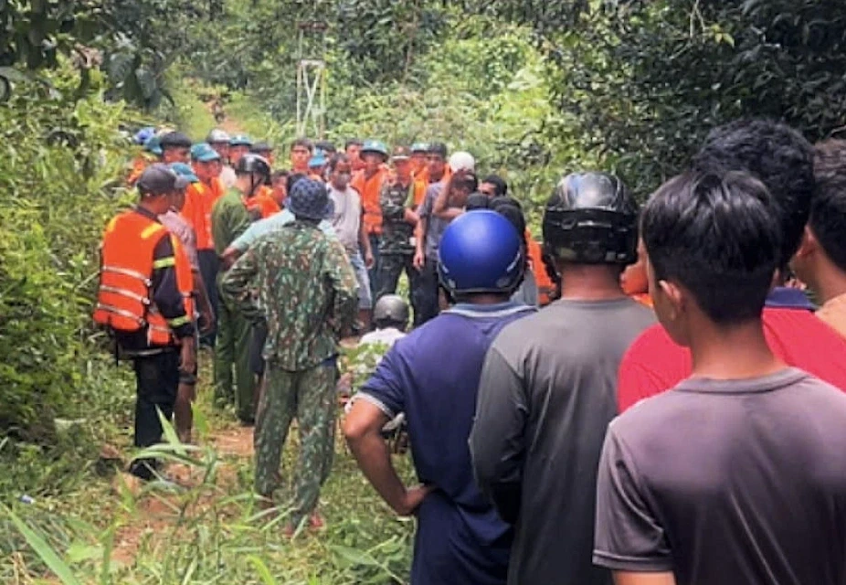 Thi thể người đánh cá trên sông ở Lâm Đồng Thi thể người đánh cá trên sông ở Lâm Đồng