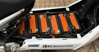 Thiếu niên 15 tuổi tự chế xe đạp điện đạt tốc độ 100km/h