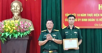 Thiếu tá quân đội lao xuống kênh cứu bé trai 5 tuổi