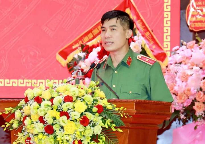 Thiếu tướng Cao Minh Huyền làm Cục trưởng Cục quản lý xuất nhập cảnh Thiếu tướng Cao Minh Huyền làm Cục trưởng Cục quản lý xuất nhập cảnh