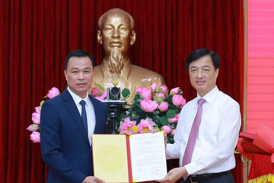 Thiếu tướng Tô Anh Dũng giữ chức Chủ tịch UBND tỉnh Thanh Hóa Thiếu tướng Tô Anh Dũng giữ chức Chủ tịch UBND tỉnh Thanh Hóa