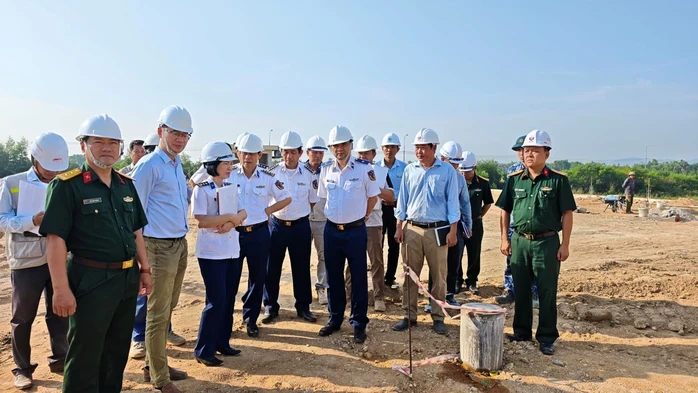 Thiếu tướng Trần Văn Lượng kiểm tra, làm việc tại Vùng Cảnh sát biển 2 Thiếu tướng Trần Văn Lượng kiểm tra, làm việc tại Vùng Cảnh sát biển 2