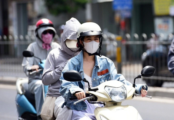 Thời tiết hôm nay 2-5: Nam Bộ ngày nắng nóng, miền Đông chiều tối mưa dông Thời tiết hôm nay 2-5: Nam Bộ ngày nắng nóng, miền Đông chiều tối mưa dông