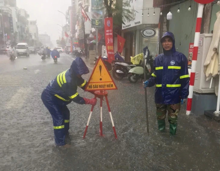 Thời tiết hôm nay 20-5: Bắc Bộ hứng đợt mưa 300mm, Nam Bộ mưa dông Thời tiết hôm nay 20-5: Bắc Bộ hứng đợt mưa 300mm, Nam Bộ mưa dông