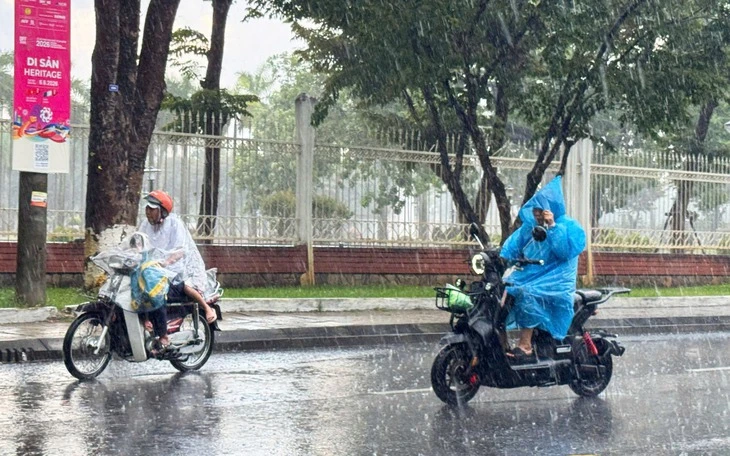 Thời tiết hôm nay 6-6: Nhiều khu vực nắng gay gắt, chiều tối mưa dông Thời tiết hôm nay 6-6: Nhiều khu vực nắng gay gắt, chiều tối mưa dông