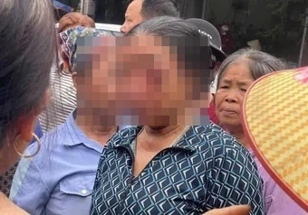 Thông tin mới nhất vụ người bán rau bị xịt vòi nước áp lực cao ở Phú Thọ