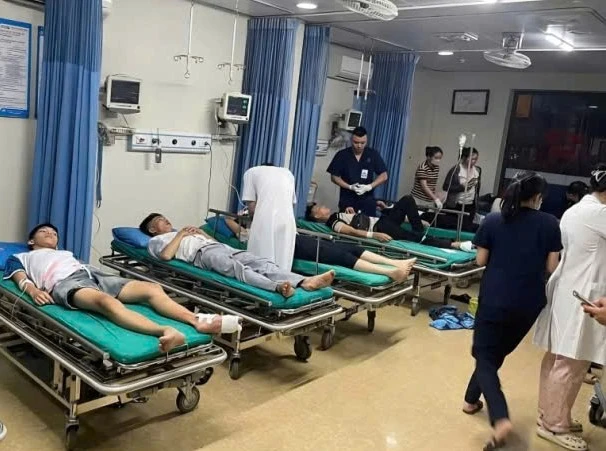 Thông tin mới vụ tai nạn liên hoàn trên cao tốc khiến 15 người bị thương Thông tin mới vụ tai nạn liên hoàn trên cao tốc khiến 15 người bị thương