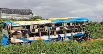 Thông tin mới vụ xe khách lao khỏi cao tốc Pháp Vân - Cầu Giẽ làm 4 người tử vong