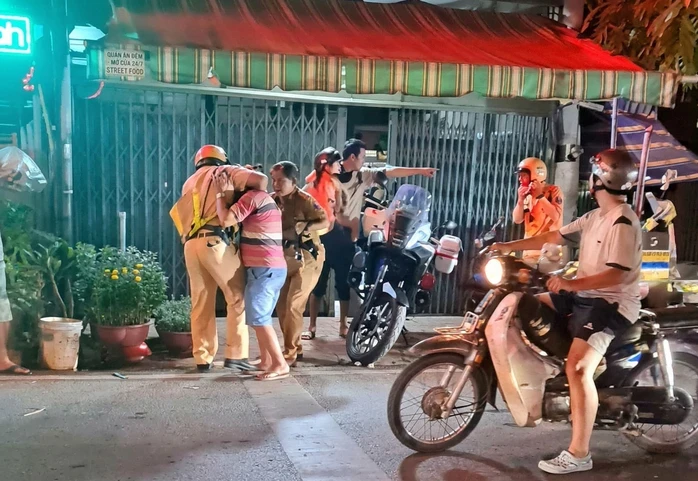 Thông tin nổi bật tại TPHCM ngày 6-4: xuyên đêm mở sọ cứu bé trai; "chốt" lịch nghỉ lễ dài ngày Thông tin nổi bật tại TPHCM ngày 6-4: xuyên đêm mở sọ cứu bé trai; "chốt" lịch nghỉ lễ dài ngày