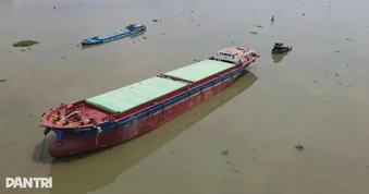 Thông tin về sà lan tông hỏng cầu Ghềnh ở Đồng Nai