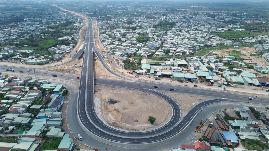Thông xe toàn tuyến cao tốc Biên Hòa - Vũng Tàu Thông xe toàn tuyến cao tốc Biên Hòa - Vũng Tàu