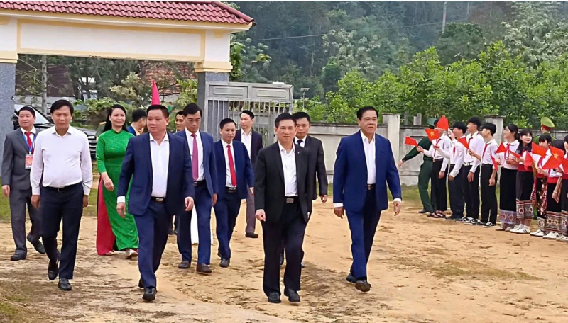 Thu hẹp khoảng cách vùng miền, xây dựng cột mốc mềm về giáo dục vùng biên Thu hẹp khoảng cách vùng miền, xây dựng cột mốc mềm về giáo dục vùng biên