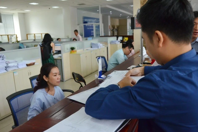 Thu nhập vãng lai từ 3 triệu đồng trở lên sẽ khấu trừ 10% thuế thu nhập cá nhân Thu nhập vãng lai từ 3 triệu đồng trở lên sẽ khấu trừ 10% thuế thu nhập cá nhân