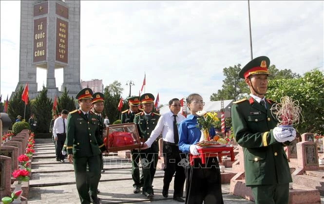Thu thập mẫu ADN, xây dựng cơ sở dữ liệu xác định thông tin liệt sĩ Thu thập mẫu ADN, xây dựng cơ sở dữ liệu xác định thông tin liệt sĩ