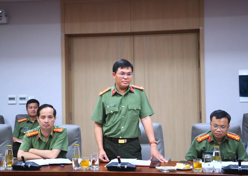 Thứ trưởng Đặng Hồng Đức làm việc với Công ty Nam Triệu - Bộ Công an Thứ trưởng Đặng Hồng Đức làm việc với Công ty Nam Triệu - Bộ Công an