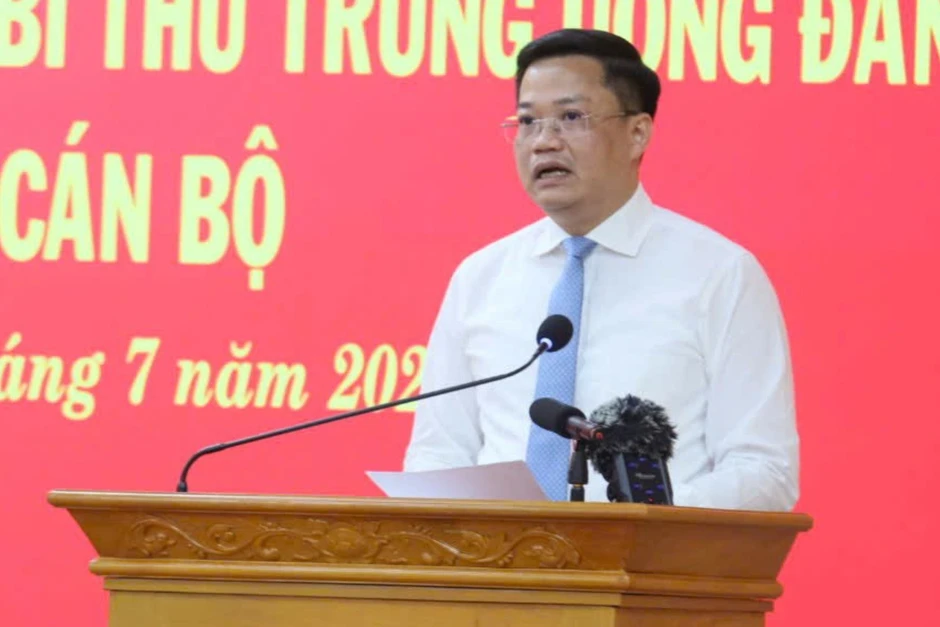 Thứ trưởng Tài chính Nguyễn Đức Tâm được giới thiệu làm Chủ tịch UBND Tỉnh Quảng Ngãi Thứ trưởng Tài chính Nguyễn Đức Tâm được giới thiệu làm Chủ tịch UBND Tỉnh Quảng Ngãi