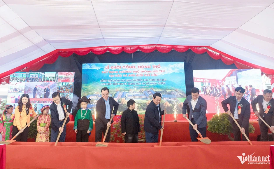 Thứ trưởng thường trực Bộ Dân tộc và Tôn giáo dự khởi công trường nội trú liên cấp tại Tuyên Quang Thứ trưởng thường trực Bộ Dân tộc và Tôn giáo dự khởi công trường nội trú liên cấp tại Tuyên Quang