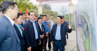 Thứ trưởng thường trực Bộ Dân tộc và Tôn giáo dự khởi công trường nội trú liên cấp tại Tuyên Quang