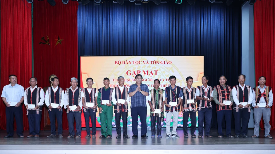 Thứ trưởng Y Thông gặp mặt đại biểu người có uy tín các tỉnh Quảng Ngãi, Gia Lai Thứ trưởng Y Thông gặp mặt đại biểu người có uy tín các tỉnh Quảng Ngãi, Gia Lai