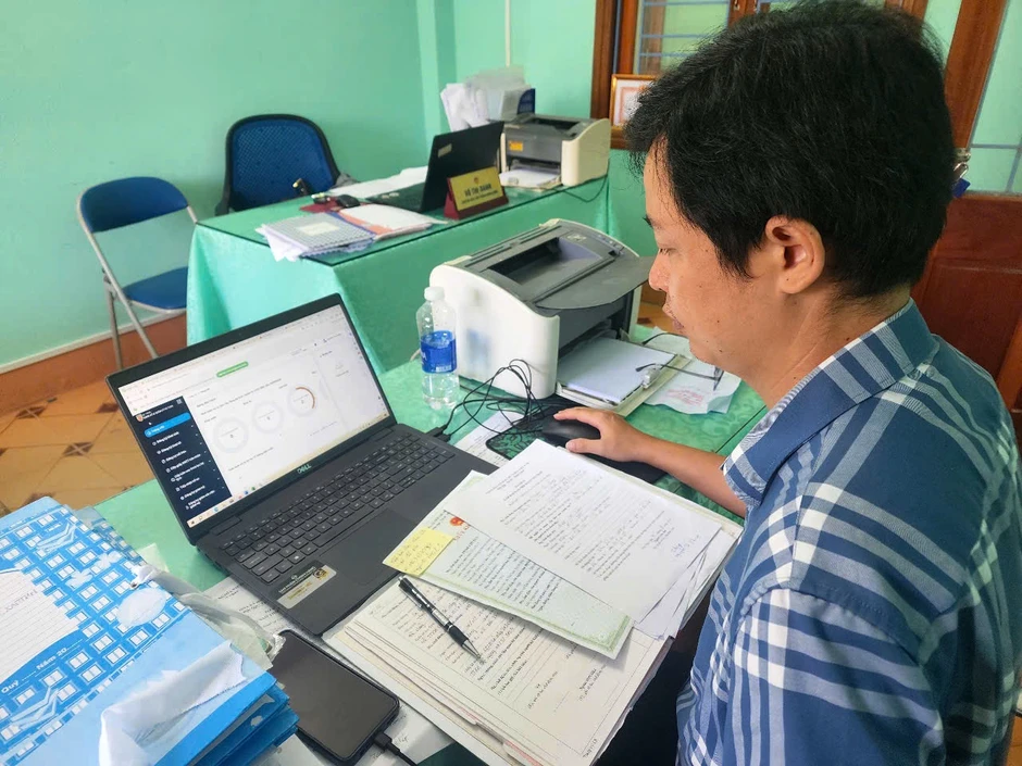 Thủ tục gọn, dân lợi: Khi chính quyền không còn khoảng cách Thủ tục gọn, dân lợi: Khi chính quyền không còn khoảng cách
