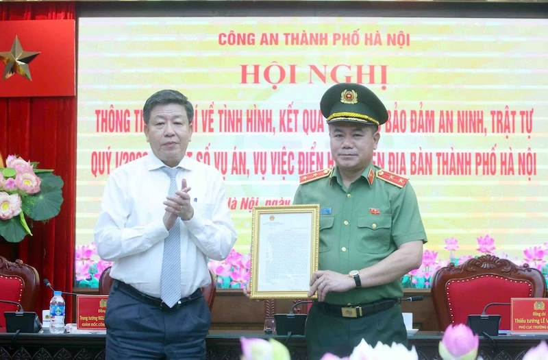 Thủ tướng Chính phủ Phạm Minh Chính gửi Thư khen Công an TP Hà Nội Thủ tướng Chính phủ Phạm Minh Chính gửi Thư khen Công an TP Hà Nội