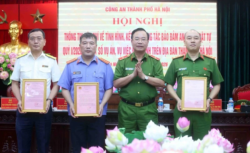Thủ tướng Chính phủ Phạm Minh Chính gửi Thư khen Công an TP Hà Nội Thủ tướng Chính phủ Phạm Minh Chính gửi Thư khen Công an TP Hà Nội
