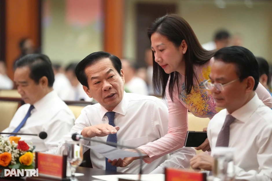Thủ tướng cùng các tư lệnh ngành trực tiếp giải quyết thách thức của TPHCM Thủ tướng cùng các tư lệnh ngành trực tiếp giải quyết thách thức của TPHCM