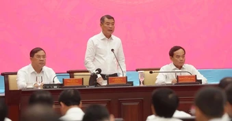 Thủ tướng cùng các tư lệnh ngành trực tiếp giải quyết thách thức của TPHCM