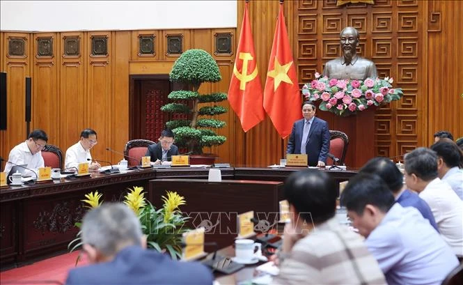 Thủ tướng: Đáp ứng đủ nhu cầu năng lượng, xăng dầu cho sản xuất, kinh doanh và tiêu dùng Thủ tướng: Đáp ứng đủ nhu cầu năng lượng, xăng dầu cho sản xuất, kinh doanh và tiêu dùng
