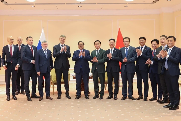 Thủ tướng đề nghị Nga đẩy mạnh hợp tác đường sắt, tàu điện ngầm Thủ tướng đề nghị Nga đẩy mạnh hợp tác đường sắt, tàu điện ngầm