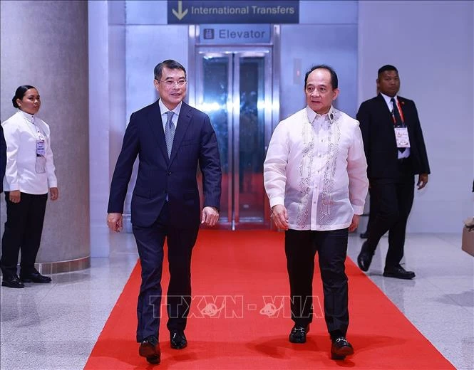 Thủ tướng kết thúc chuyến tham dự Hội nghị Cấp cao ASEAN lần thứ 48 tại Philippines Thủ tướng kết thúc chuyến tham dự Hội nghị Cấp cao ASEAN lần thứ 48 tại Philippines