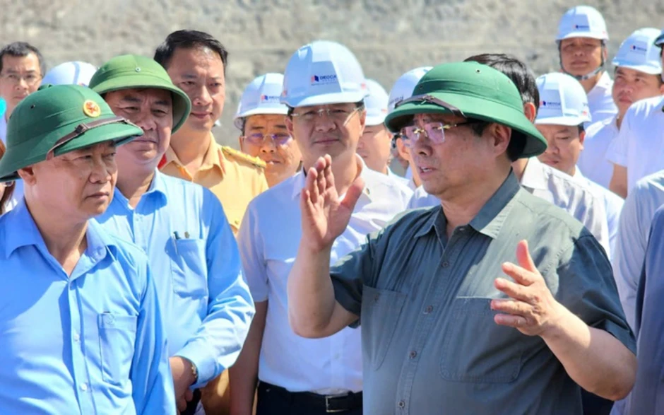 Thủ tướng kiểm tra các dự án cao tốc, thăm khu tái định cư tại đông Đắk Lắk Thủ tướng kiểm tra các dự án cao tốc, thăm khu tái định cư tại đông Đắk Lắk