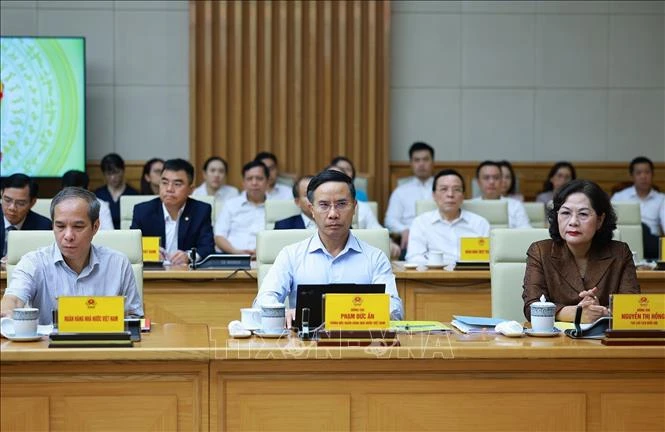 Thủ tướng làm việc với Ngân hàng Nhà nước và các hệ thống tín dụng Thủ tướng làm việc với Ngân hàng Nhà nước và các hệ thống tín dụng