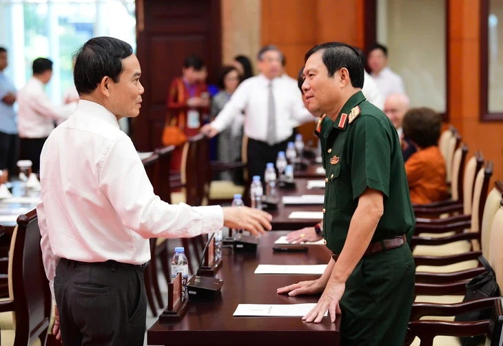 Thủ tướng làm việc với TP.HCM về tăng trưởng hai con số và chính quyền hai cấp Thủ tướng làm việc với TP.HCM về tăng trưởng hai con số và chính quyền hai cấp