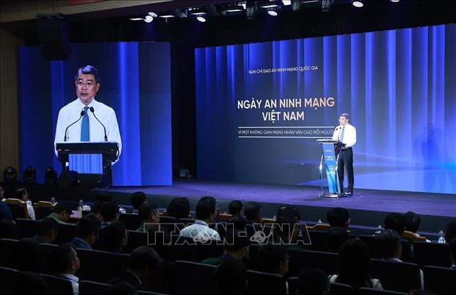 Thủ tướng Lê Minh Hưng: Bảo đảm an ninh mạng phải gắn kết giữa 'bảo vệ hệ thống' và 'bảo vệ con người' Thủ tướng Lê Minh Hưng: Bảo đảm an ninh mạng phải gắn kết giữa 'bảo vệ hệ thống' và 'bảo vệ con người'