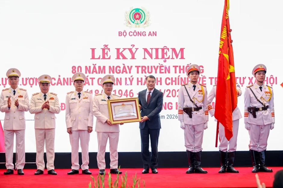 Thủ tướng Lê Minh Hưng: C06 cần phát triển VNeID thành nền tảng quốc gia Thủ tướng Lê Minh Hưng: C06 cần phát triển VNeID thành nền tảng quốc gia