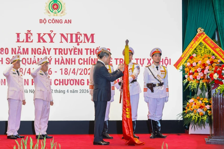 Thủ tướng Lê Minh Hưng: C06 cần phát triển VNeID thành nền tảng quốc gia Thủ tướng Lê Minh Hưng: C06 cần phát triển VNeID thành nền tảng quốc gia