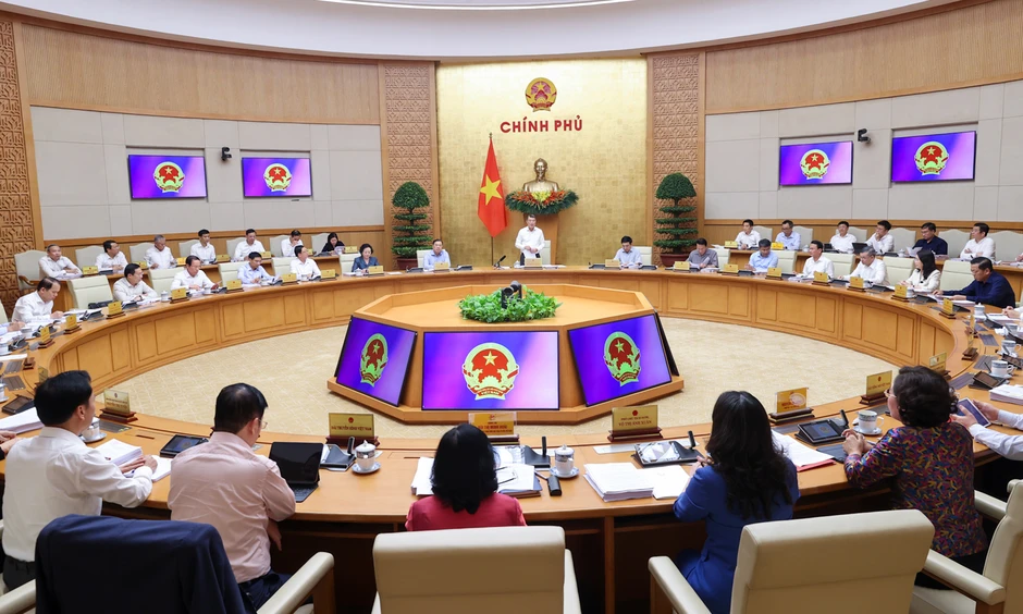 Thủ tướng Lê Minh Hưng chủ trì phiên họp thường kỳ đầu tiên của Chính phủ khóa XVI Thủ tướng Lê Minh Hưng chủ trì phiên họp thường kỳ đầu tiên của Chính phủ khóa XVI