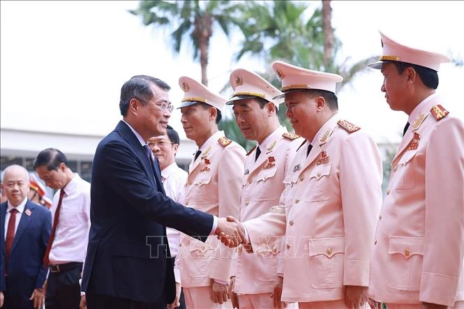 Thủ tướng Lê Minh Hưng dự Lễ đón nhận Danh hiệu Anh hùng LLVTND của Công an Hải Phòng Thủ tướng Lê Minh Hưng dự Lễ đón nhận Danh hiệu Anh hùng LLVTND của Công an Hải Phòng