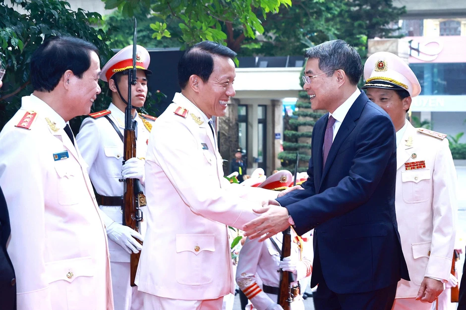 Thủ tướng Lê Minh Hưng dự Lễ kỷ niệm 80 năm Ngày truyền thống lực lượng Cảnh sát hình sự Thủ tướng Lê Minh Hưng dự Lễ kỷ niệm 80 năm Ngày truyền thống lực lượng Cảnh sát hình sự