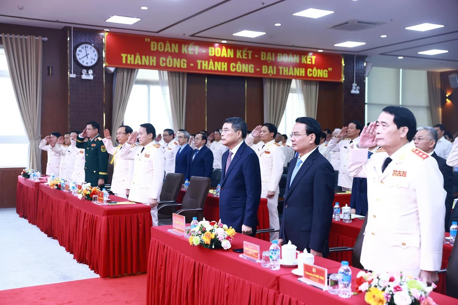 Thủ tướng Lê Minh Hưng dự Lễ kỷ niệm 80 năm Ngày truyền thống lực lượng Cảnh sát hình sự Thủ tướng Lê Minh Hưng dự Lễ kỷ niệm 80 năm Ngày truyền thống lực lượng Cảnh sát hình sự