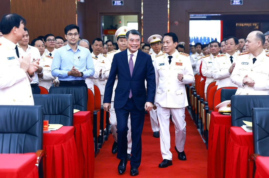 Thủ tướng Lê Minh Hưng dự Lễ kỷ niệm 80 năm Ngày truyền thống lực lượng Cảnh sát hình sự Thủ tướng Lê Minh Hưng dự Lễ kỷ niệm 80 năm Ngày truyền thống lực lượng Cảnh sát hình sự