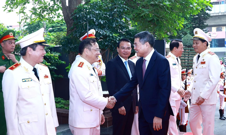 Thủ tướng Lê Minh Hưng dự Lễ kỷ niệm 80 năm Ngày truyền thống lực lượng Cảnh sát hình sự Thủ tướng Lê Minh Hưng dự Lễ kỷ niệm 80 năm Ngày truyền thống lực lượng Cảnh sát hình sự