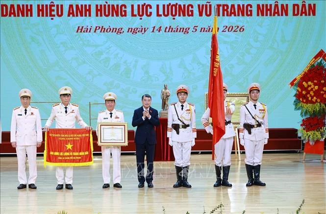 Thủ tướng Lê Minh Hưng dự lễ trao tặng danh hiệu Anh hùng lực lượng vũ trang nhân dân cho Công an thành phố Hải Phòng Thủ tướng Lê Minh Hưng dự lễ trao tặng danh hiệu Anh hùng lực lượng vũ trang nhân dân cho Công an thành phố Hải Phòng