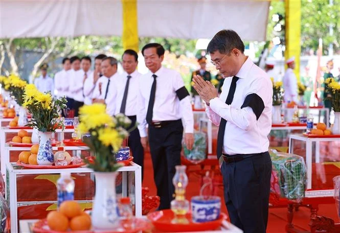 Thủ tướng Lê Minh Hưng dự lễ viếng, truy điệu và an táng liệt sĩ tại tỉnh Quảng Trị