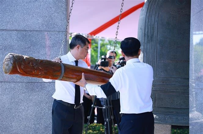 Thủ tướng Lê Minh Hưng dự lễ viếng, truy điệu và an táng liệt sĩ tại tỉnh Quảng Trị