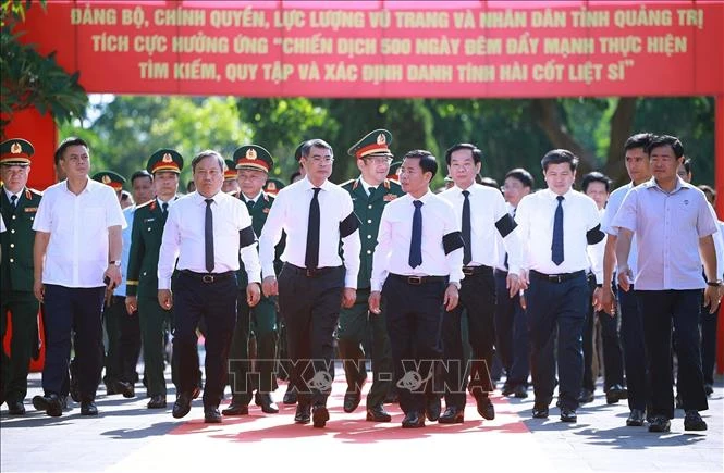 Thủ tướng Lê Minh Hưng dự lễ viếng, truy điệu và an táng liệt sĩ tại tỉnh Quảng Trị