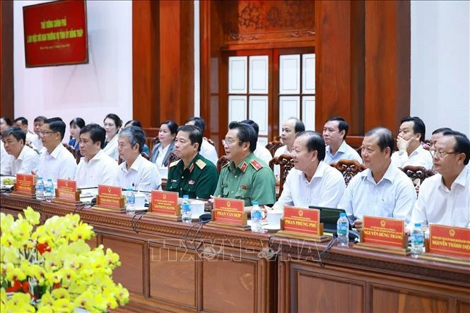 Thủ tướng Lê Minh Hưng làm việc với Ban Thường vụ Tỉnh uỷ Đồng Tháp Thủ tướng Lê Minh Hưng làm việc với Ban Thường vụ Tỉnh uỷ Đồng Tháp